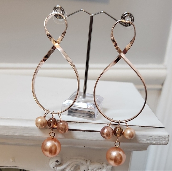 Large Infinity Rose Gold and Vintage Bead Assemblage Pierced Earrings NWOT - Picture 3 of 4